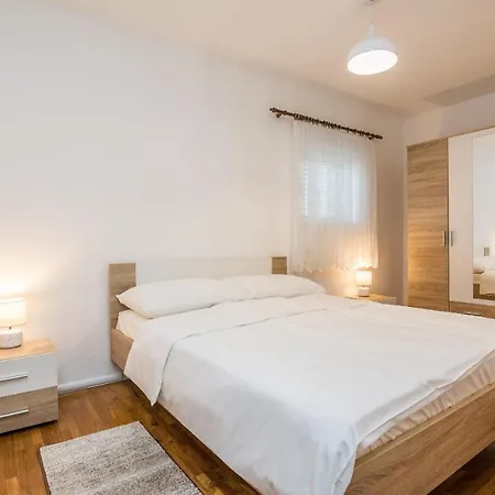 Apartments Napros *